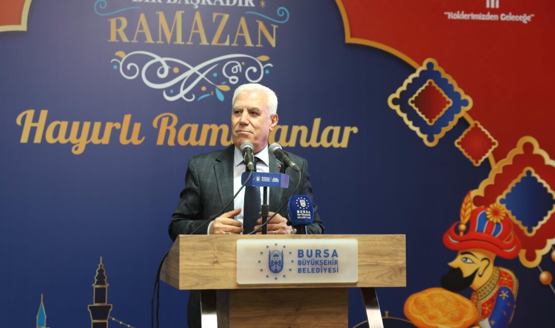 Bursa’da gönüller Büyükşehir’in iftar sofrasında buluştu YILDIRIM İLÇESİ MİMARSİNAN MAHALLESİ’NDE VATANDAŞLARLA BİRLİKTE İFTAR AÇAN BAŞKAN MUSTAFA
