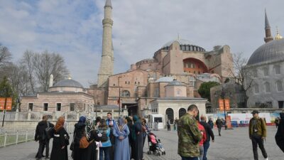 Beylikdüzü Belediyesi, Ramazan ayını sanat ve sağlık temalı programlarla karşılıyor.