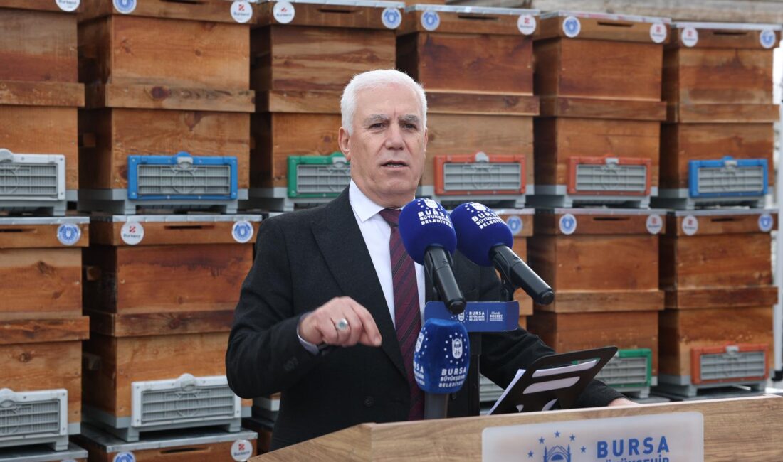Bursa Büyükşehir’den arıcılara kovan desteği BURSA BÜYÜKŞEHİR BELEDİYESİ, ÜRETİCİYİ HER ALANDA DESTEKLEMEYE DEVAM EDİYOR.
