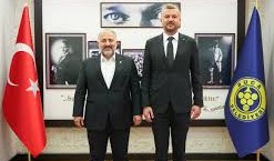 CHP Genel Merkezi ile Çağdaş Kaya arasında sorunlar yaşanıldığını belirtti.