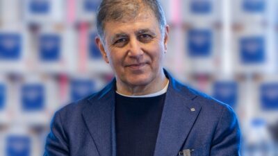 İzmir Büyükşehir Belediyesi, ramazan öncesi ihtiyaç sahibi emeklileri unutmadı. Alışveriş