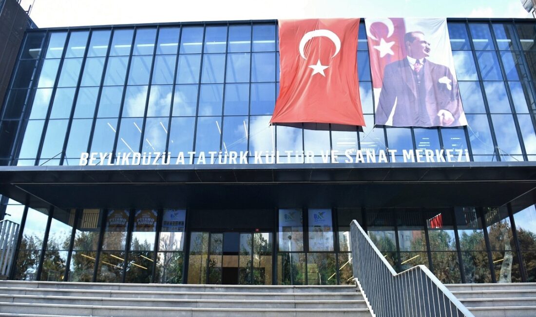 KÜLTÜR SANATIN KALBİ ŞUBAT’TA DA BEYLİKDÜZÜ’NDE ATACAK Beylikdüzü Atatürk Kültür ve Sanat Merkezi, Şubat ayında konserlerden tiyatro