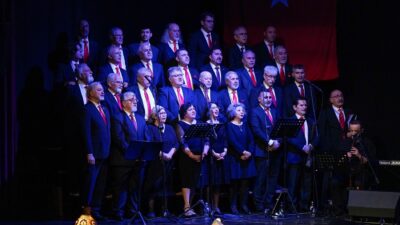 Gaziemir Belediyesi Türk Halk Müziği Korosu’ndan unutulmaz konser Şef Ali