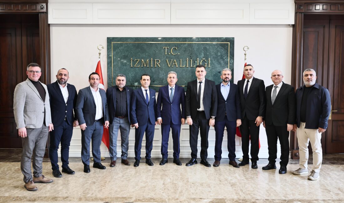 Mobilyacıların Sanayi Sitesi Raporu Vali Elban’da… İzmir Mobilyacılar Odası (İZMOD) Başkanı Zafer Koç, sektörün ihtiyaç duyduğu