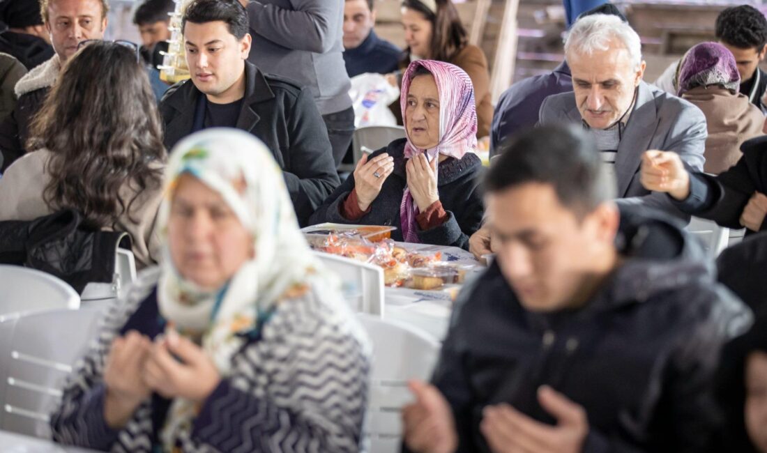 Bereket hem sofralara hem meydanlara yayılacak İzmir Büyükşehir Belediyesi, ramazan ayında birlikteliği, bereketi, dayanışmayı büyütmek için