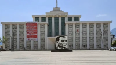 Antalya’da CHP’li Döşemealtı Belediyesi’ne yolsuzluk iddiasıyla düzenlenen operasyonda 10 şüpheli