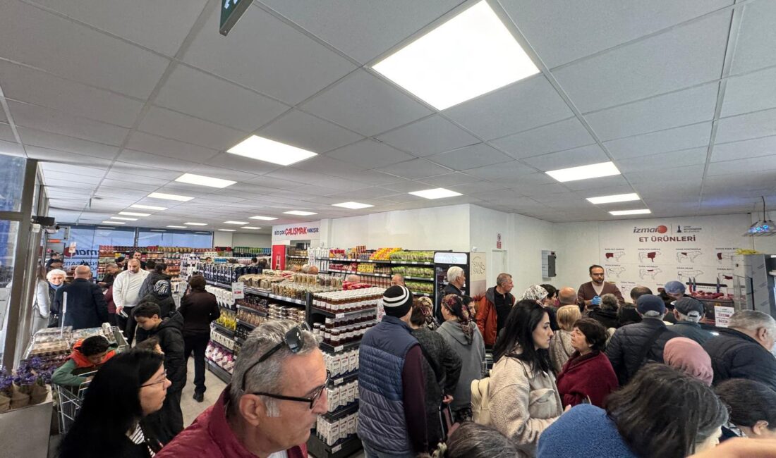İzmir Büyükşehir Belediyesi’nin tanzim satış mağazası İZMAR 21’inci mağazasını Çiğli’de