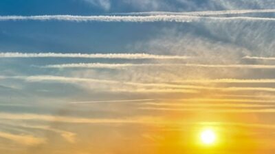 Bizi Kesinlikle Zehirliyorlar Galiba Gökyüzüne Çizilen Çizgilere Bilimsel Gözle Bakalım