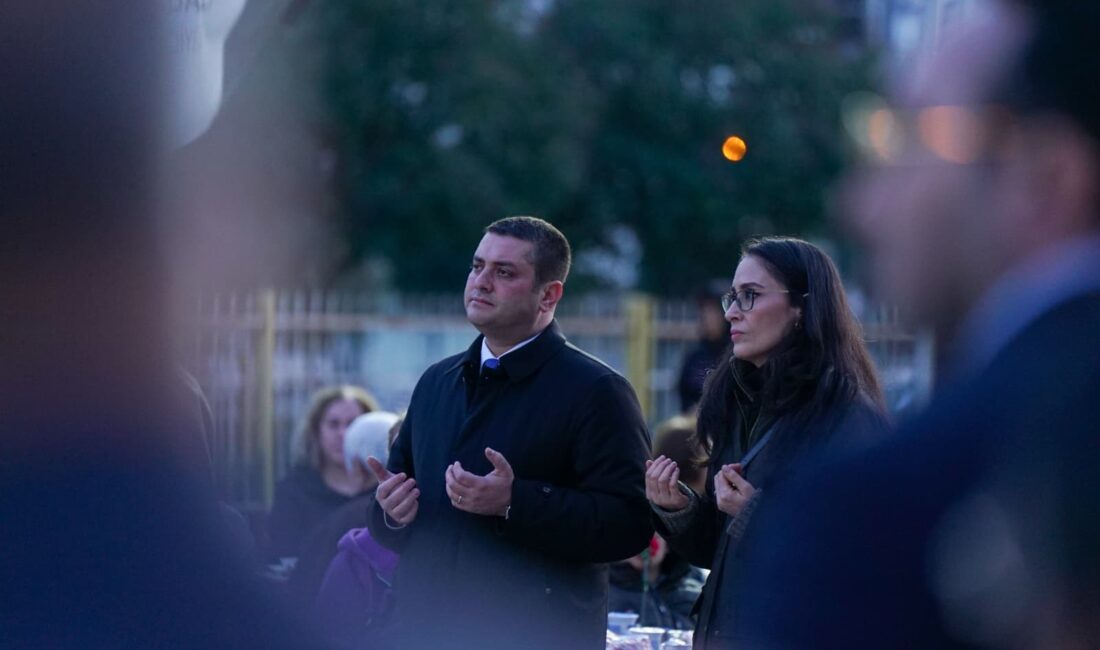 Torbalı'da 3 bin kişi aynı sofrada oruç açtı