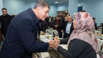 izmir Büyükşehir Belediye Başkanı Cemil Tugay, Beydağ’dan Kiraz’a, Bayındır’dan Zeytinova’ya