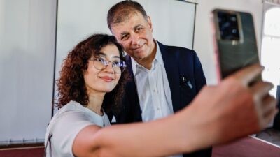 İzmir Büyükşehir Belediyesi, gençlerin eğitimden sanata, istihdamdan gönüllülüğe kadar birçok