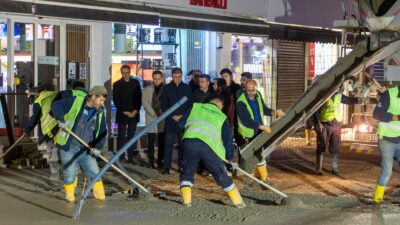 İzmir Büyükşehir Belediye Başkanı Dr. Cemil Tugay, şehirde kesintisiz devam