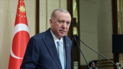 Cumhurbaşkanı Recep Tayyip Erdoğan, "Çocuklarımızı, gençlerimizi bir kuyumcu titizliğiyle yetiştiren
