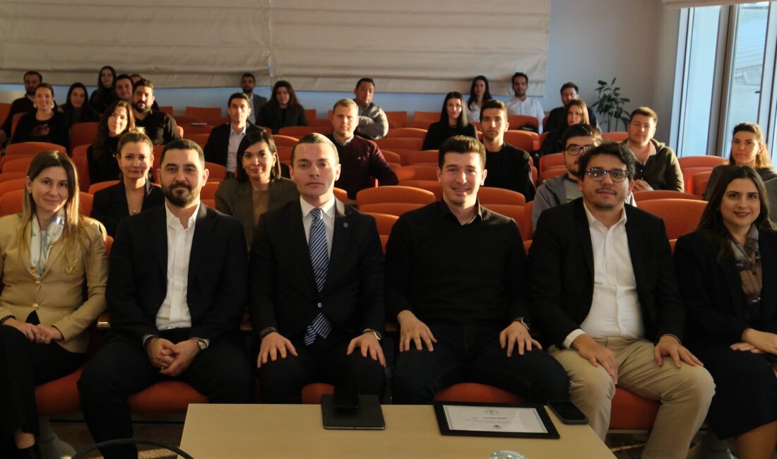 EGİAD Üyeleri Yapay Zekâ Okuryazarlığında Buluştu İş Dünyasının Yeni Yetkinliği: Yapay Zekâyı Anlamak ve Yönetebilmek Ege