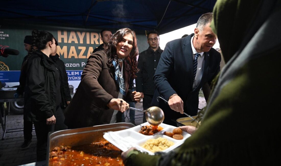 Aydın Büyükşehir Belediyesi tarafından Ramazan ayı nedeniyle kentin farklı noktalarında
