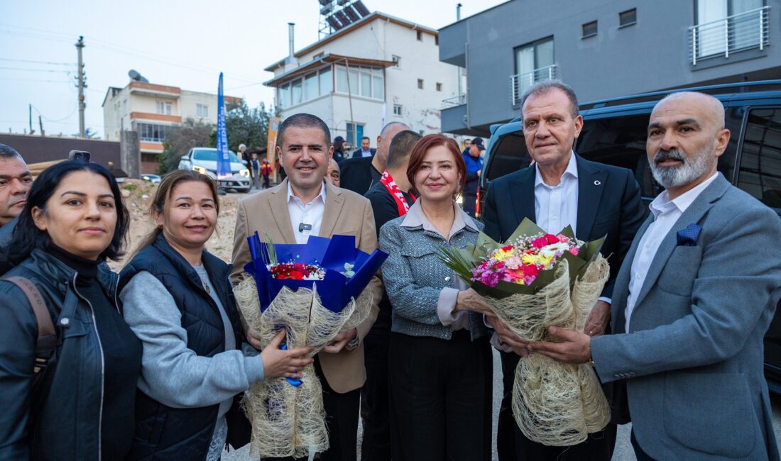 Mezitli Belediyesi‘nin düzenlediği iftar programında binlerce vatandaş aynı sofrada buluştu.
