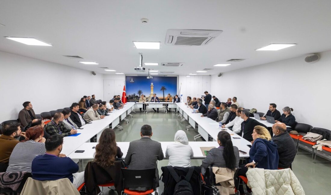 İzmir Büyükşehir Belediye Başkanı Dr. Cemil Tugay, Roman Yurttaş Meclisi’nin