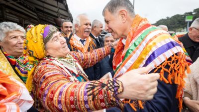 İzmir Büyükşehir Belediye Başkanı Dr. Cemil Tugay ve eşi Öznur