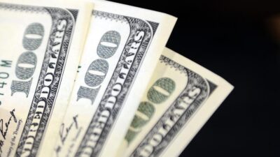 Döviz piyasasında yeni gün hareketli başladı. Dolar ve euro Kapalıçarşı’da