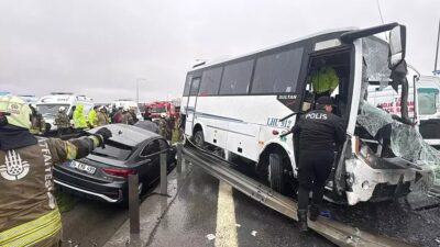 Kuzey Marmara Otoyolu’nda polisleri taşıyan servis aracının da karıştığı zincirleme