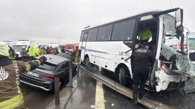 Son dakika haberi... İstanbul Kuzey Marmara Otoyolu’nda polis servisi kaza