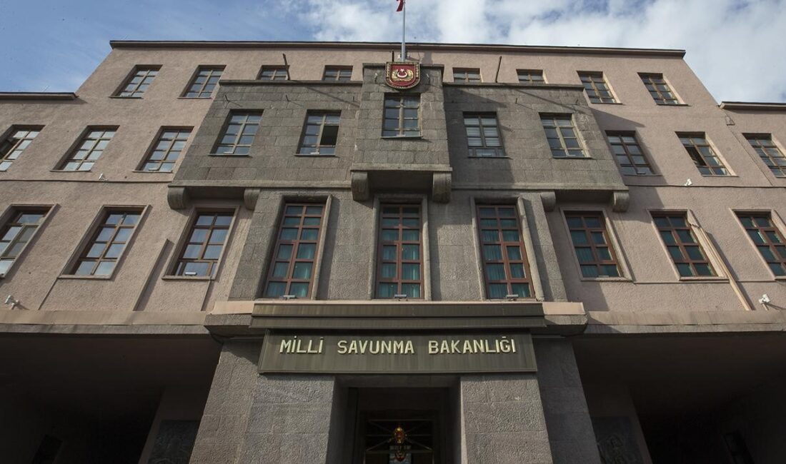 Son dakika haberi... Milli Savunma Bakanlığı, denizlerde tespit edilen şüpheli