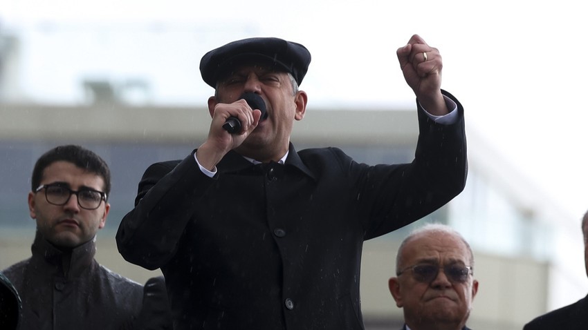 CHP lideri Özgür Özel, Kuşadası mitinginde hem tutuklu Belediye Başkanı