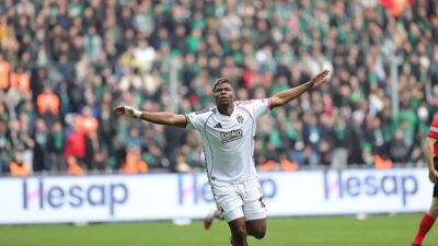 Beşiktaş’ta Fenerbahçe derbisi öncesi kritik bir soru gündemde: Sergen Yalçın,