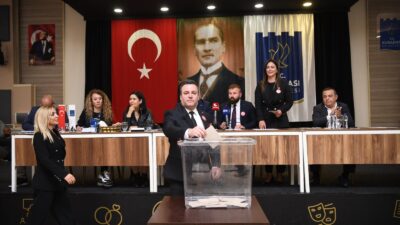 KUŞADASI BELEDİYESİ MECLİSİ’NDE OLAĞAN ÜSTÜ TOPLANTI, BAŞKAN VEKİLLİĞİNE TAHSİN DEMİRTAŞ