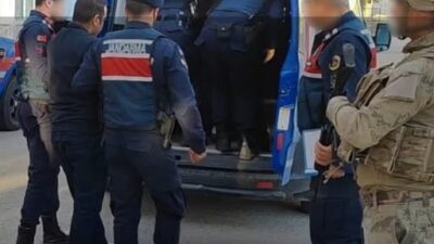 İzmir’in Torbalı ilçesinde, bir lisede mesajlaşma uygulaması üzerinden saldırı hazırlığı