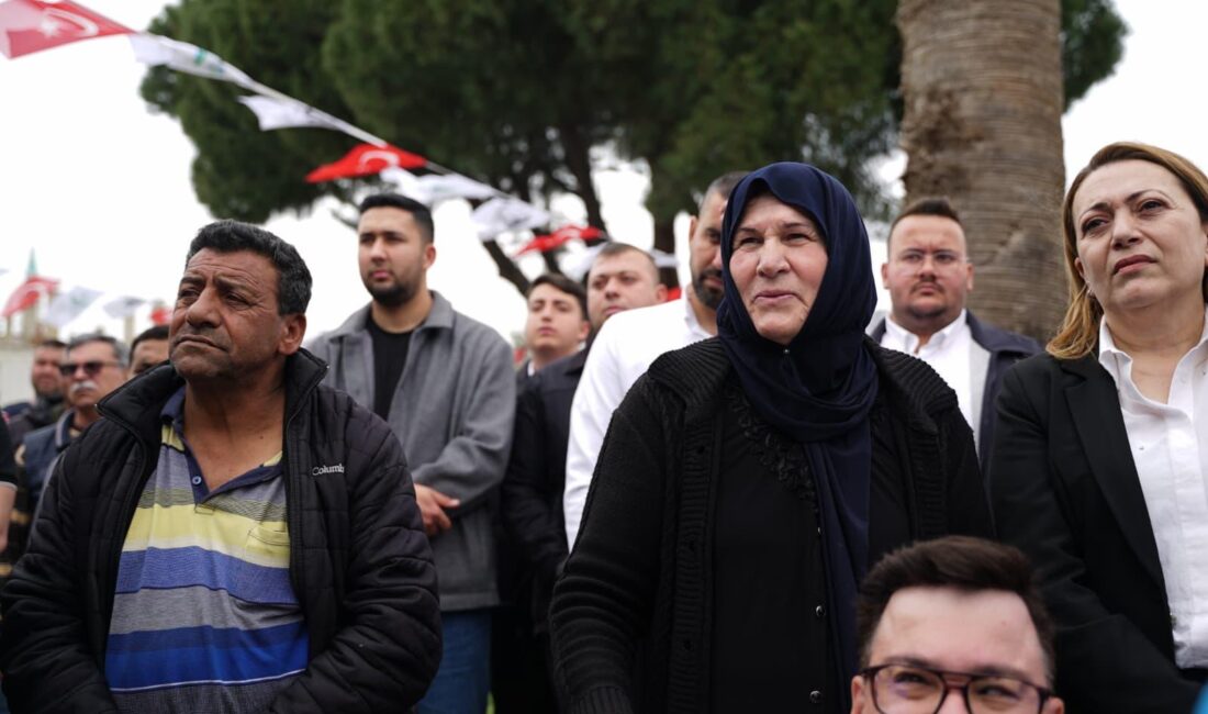 Torbalı Belediye Başkanı Övünç Demir, ilk TOMAR Halk Market’i Kuşçuburun’da