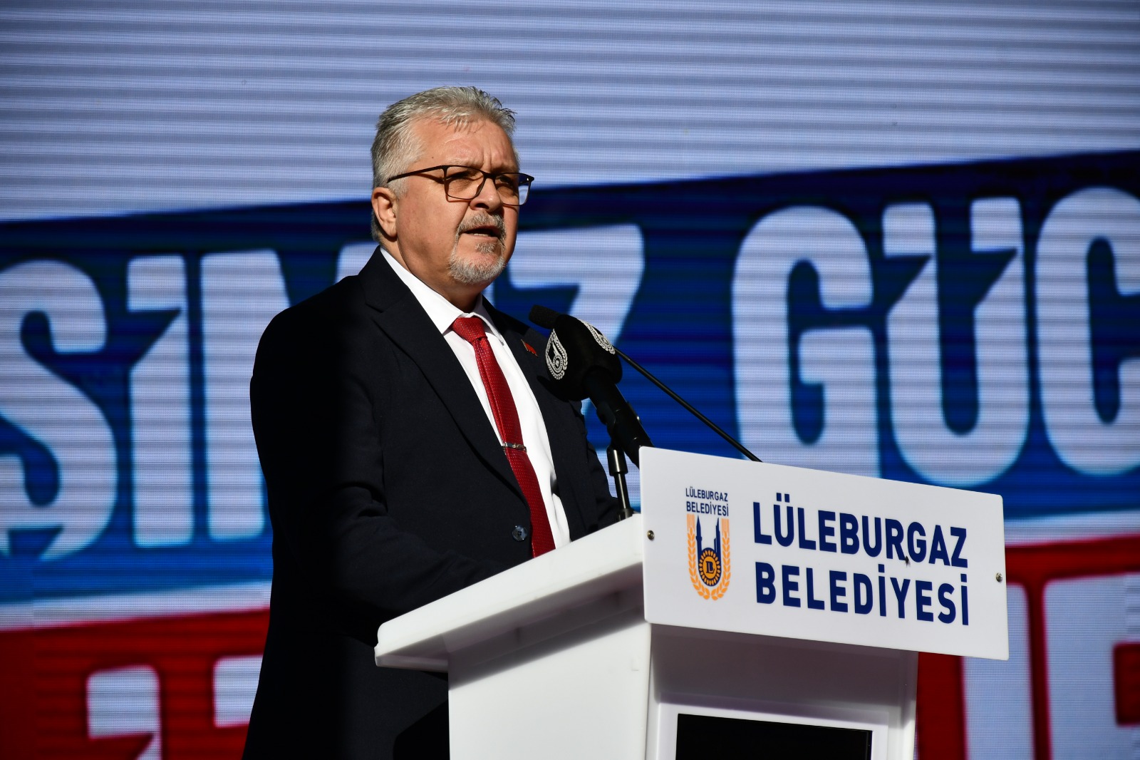 Lüleburgaz’da kent merkezini rahatlatacak Katlı Otopark ve Belediye Hizmet Ofisleri