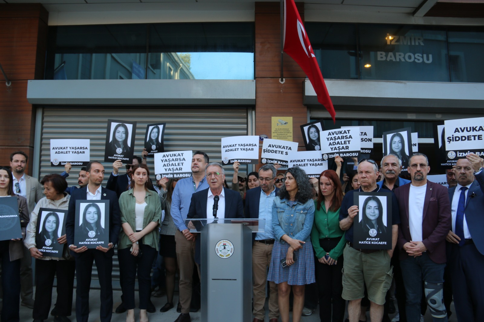 İzmir Barosu, Bursa’da silahlı saldırıda hayatını kaybeden Avukat Hatice Kocaefe