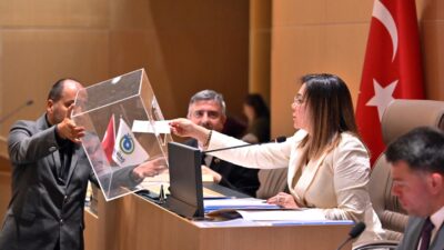 Tekirdağ Büyükşehir Belediye Meclisi Nisan Ayı Olağan Toplantısı’nda konuşan Candan