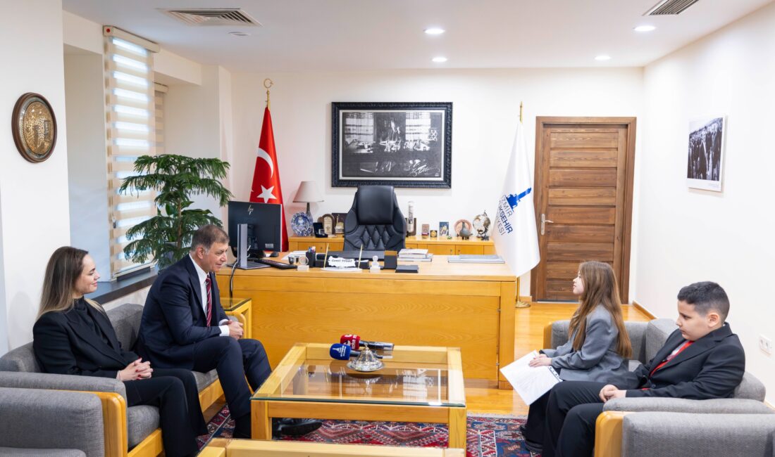 Meryem ve Aras’tan güvenli gelecek mesajı  İzmir Büyükşehir Belediye Başkanı