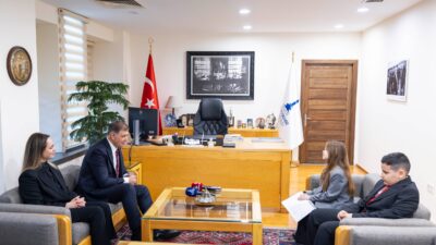 Meryem ve Aras’tan güvenli gelecek mesajı  İzmir Büyükşehir Belediye Başkanı
