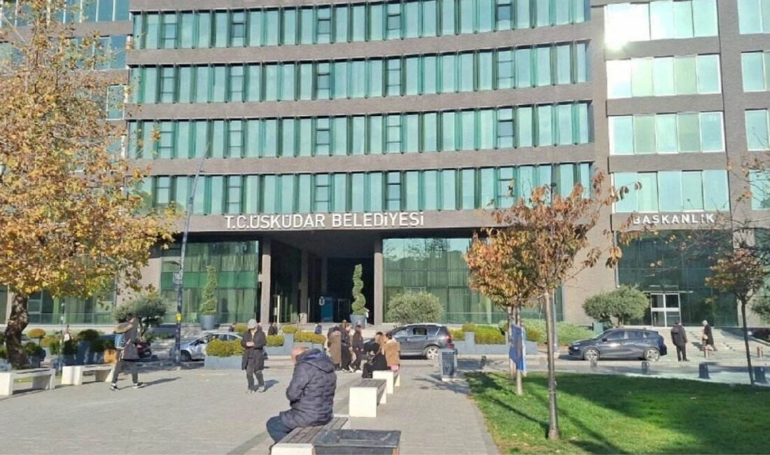 
Üsküdar Belediyesi’ne yönelik rüşvet ve usulsüzlük soruşturmasında düzenlenen operasyonda 20