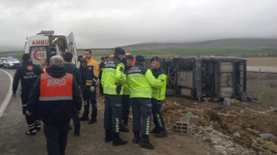 Son dakika haberi... Aksaray’da tur otobüsünün şarampole devrilmesi sonucu ilk