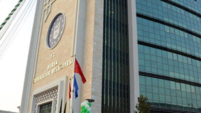Bursa Büyükşehir Belediye Başkanı Mustafa Bozbey’in tutuklanmasının ardından belediye meclisi