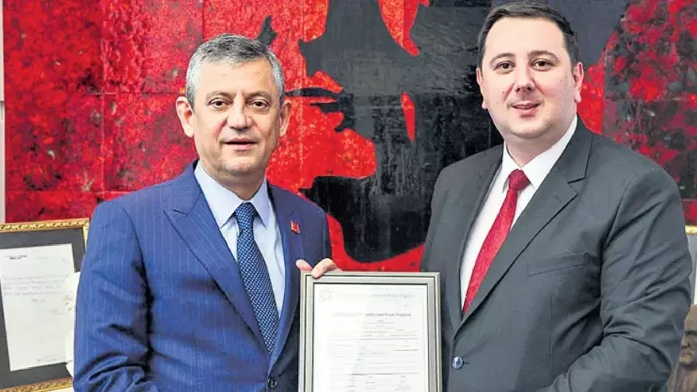 CHP lideri Özgür Özel’in ara seçim çağrısı siyasette yankı uyandırdı.