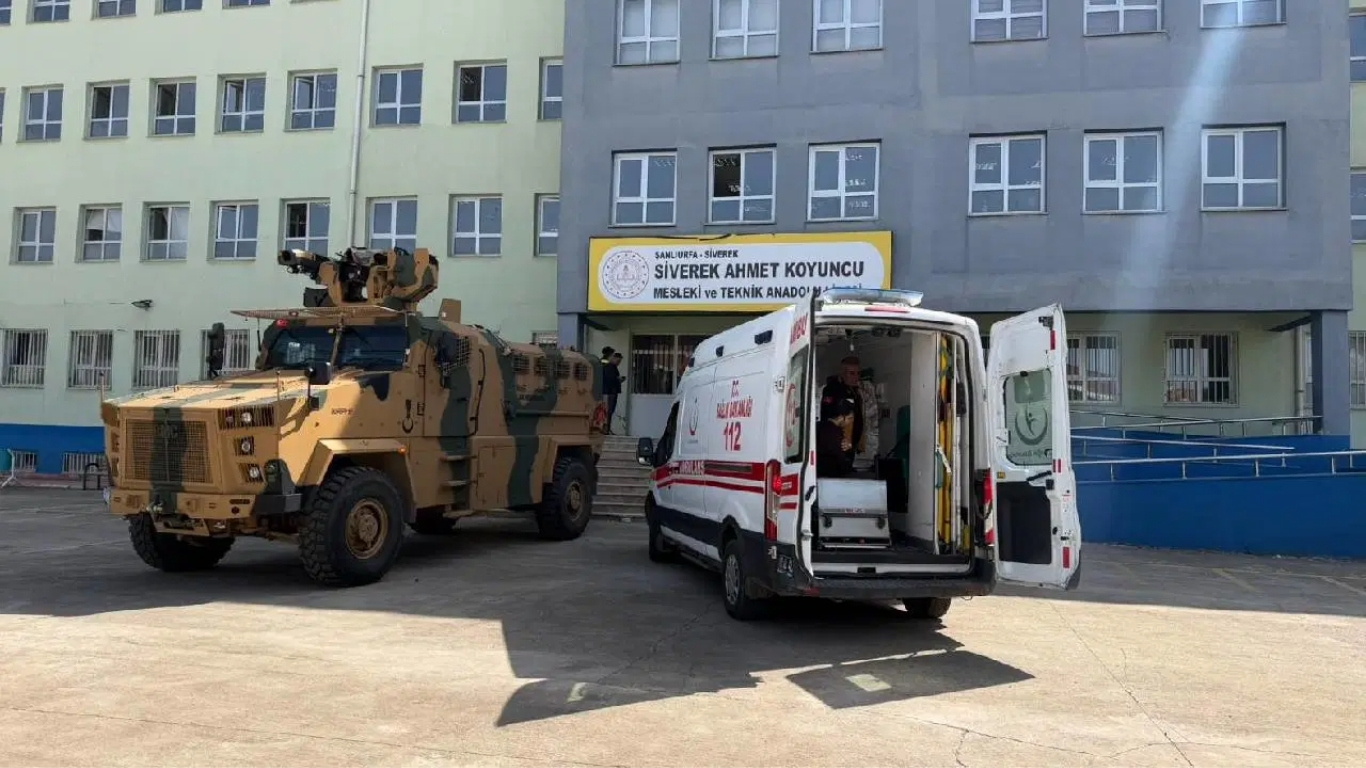 Son dakika haberi... Şanlıurfa’nın Siverek ilçesinde bir lisede yaşanan silahlı