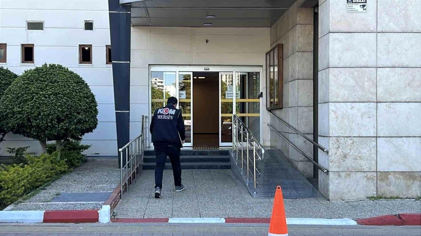 Mersin’de Yenişehir Belediyesi’ne yönelik yolsuzluk operasyonunda 33 kişi gözaltına alındı.