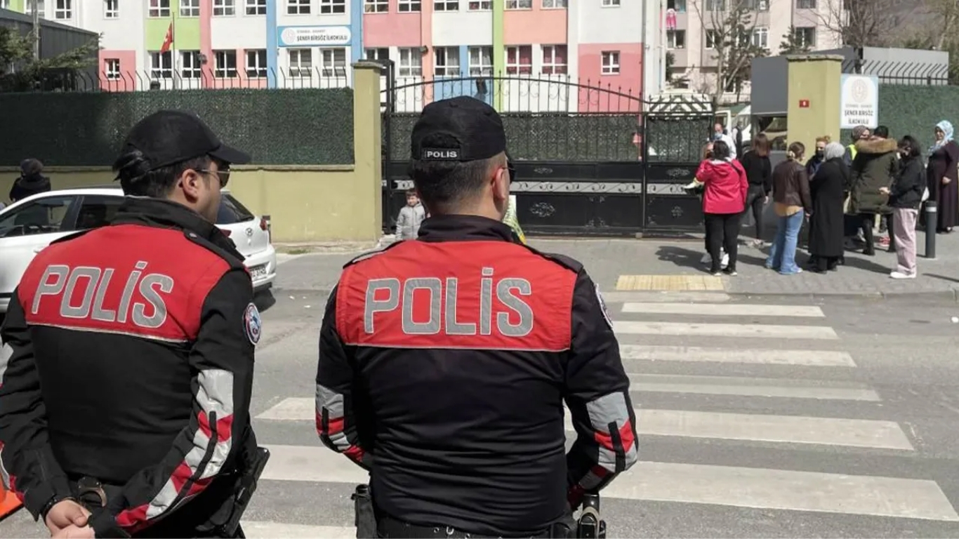Şanlıurfa ve Kahramanmaraş’taki kanlı saldırıların ardından İçişleri Bakanlığı harekete geçti.