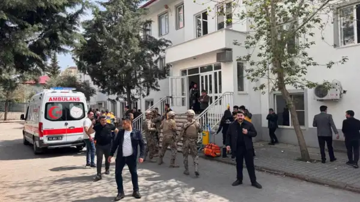 Son dakika gelişmesi... Kahramanmaraş’ta ortaokula düzenlenen silahlı saldırıda hayatını kaybedenlerin
