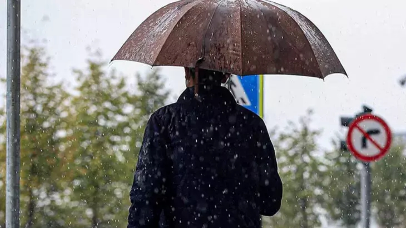 “Türkiye genelinde bulutlar yoğunlaşıyor, birçok bölgede sağanak yağış bekleniyor: Meteoroloji’den
