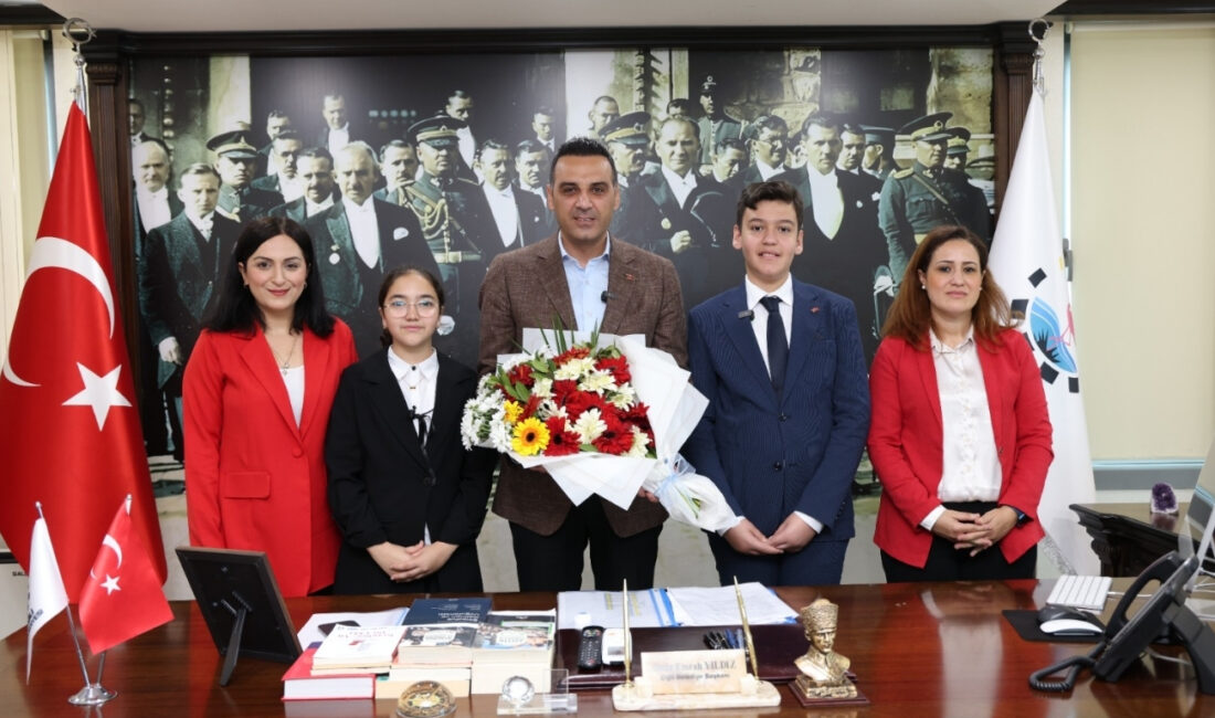 Çiğli Belediye Başkanı Onur Emrah Yıldız, 23 Nisan kapsamında başkanlık