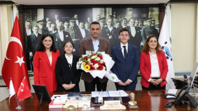 Çiğli Belediye Başkanı Onur Emrah Yıldız, 23 Nisan kapsamında başkanlık