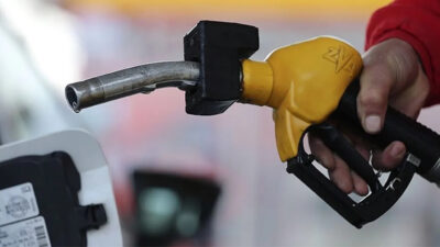 Petrol fiyatlarındaki dalgalanma akaryakıt tabelasını yeniden değiştirdi. Motorine yapılan 2