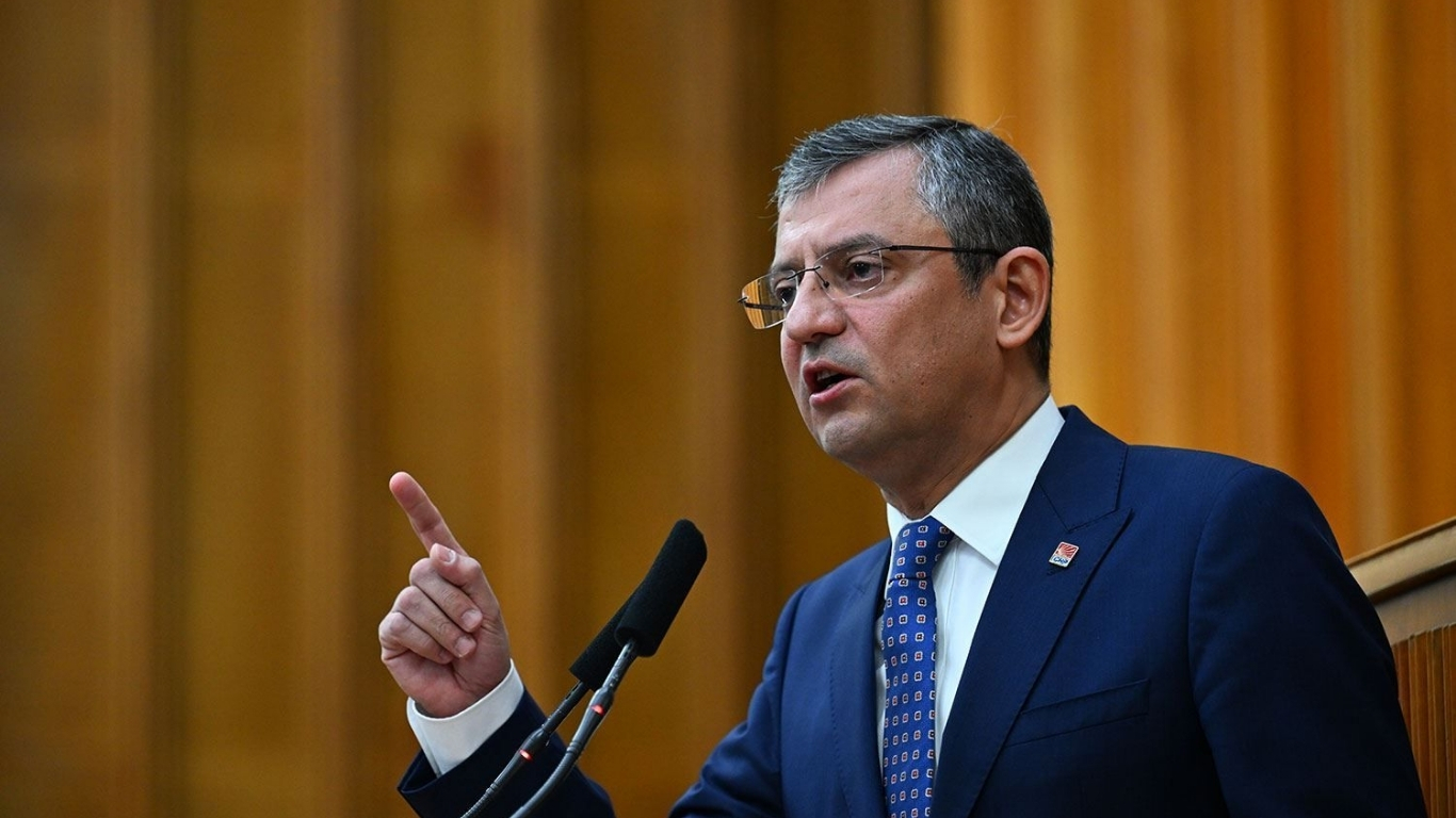 CHP Genel Başkanı Özgür Özel, Ankara’da açlık grevini sürdüren Doruk