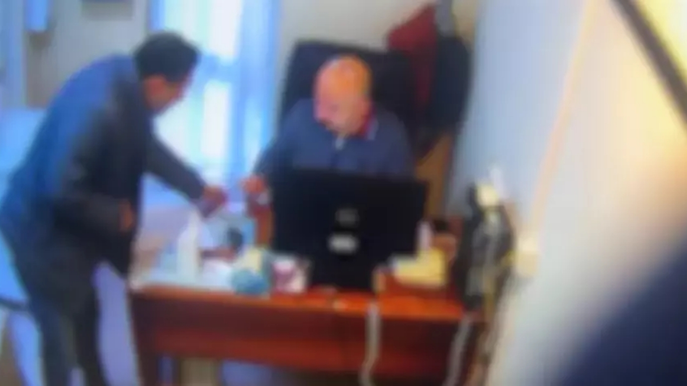 Üsküdar Devlet Hastanesi’nde iki doktor hakkında “rüşvet” iddiasıyla açılan davada
